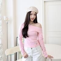 ราคา JARINYA S L เสื้อปาดไหล่เฉียงเปิดไหล่ ผ้า Cotton ยืดนุ่มใส่สบาย ผ้าไม่บาง ระบายอากาศได้ดี ทรงสวยเข้ารูป (24812332646)