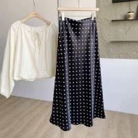 ราคา polkadot satin maxi 02 กระโปรงยาวทรงหางปลา ผ้าซาตินหยักพิมพ์ลายจุดสุดคลาสสิค (24156365290)