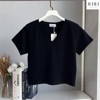 ราคา Ivy Crop Top เสื้อครอปสาวอวบ สไตล์มินิมอล ผ้ายูนิโคล อก34 46 นิ้ว เสื้อยืดคอวี 576 (23795864371)