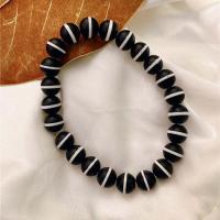 ราคา สร้อยข้อมือลูกปัดทรงถังโบราณสไตล์น้ำหนักเบาแบบไม่สมมาตร ชุบเงิน หินมัลเบอร์รี่ดำ เครื่องประดับตกแต่งสไตล์หนึ่งเส้น (24031527991)