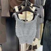 ราคา พร้อมส่ง เสื้อสายเดี่ยวไหมพรมขนปุย สไตล์เกาหลีมุ้งมิ้ง น่ารักฟรุ้งฟริ้งผ้านุ่มไม่หนาใส่สบาย M2009 (17186862004)