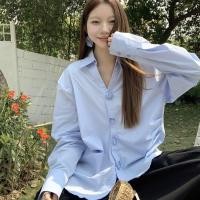 ราคา koko เสื้อเชิ้ตกันแดดผู้หญิงคอวีสีน้ำเงินสไตล์เกาหลีพร้อมเสื้อเชิ้ตแขนยาวลายดอกไม้สามมิติทรงหลวม เสื้อแขนยาวผู้หญิง เสื้อเชิ้ตสีฟ้าปลายไลฟ์ W482 (23007236764)