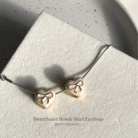ราคา Pinch Sweetheart Bowie Stud Earrings ต่างหูหัวใจประดับโบว์ ก้านเงินแท้ S925 (24790877126)
