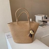 ราคา กระเป๋าสานสะพายใบใหญ่ห้อยปอมๆ กระเป๋าสานปอมๆ กระเป๋าทรงshopping bag M065 (1357872567)