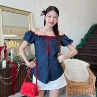 ราคา Darlene Top เสื้อปาดไหล่แขนตุ๊กตา เนื้อผ้ายีนส์ มีเชือกผูกเอวด้านหลัง (24453234095)
