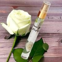ราคา น้ำหอมดอกไม้ น้ำหอมดอกไม้ไทย น้ำหอมกลิ่นดอกไม้ น้ำหอมกลิ่นดอกไม้ไทย หอมติดทนนาน20ชม ดอกกุหลาบขาว 10 Ml (1405544666)