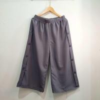 ราคา กางเกงผู้หญิง กางเกง5ส่วน กางเกงขาบาน แต่งกระดุมข้าง ผ้าฝ้ายผสม ใส่สบาย A82 (23730176478)