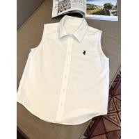 ราคา เสื้อเชิ้ตคอโปโลแขนกุดหลวมๆ สีขาว สำหรับผู้หญิง ฤดูร้อน 2025 สไตล์ใหม่ เสื้อกั๊กลำลอง แขนกุด คอโปโล แขนกุด (24287542148)