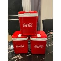 ราคา กระติก น้ำแข็ง โค๊ก 4 เหลี่ยม 2 ลิตร มีหูหิ้ว ช่องใส่หลอด เก็บความเย็น พร้อมส่ง ราคาต่อ 1 ใบ (15857328481)