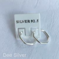 ราคา ต่างหู เงินเเท้ 92 5 เเบบใส่เข้ารูห่วง หกเหลี่ยม หนา 2 mm จำนวน 1 คู่ (23845378458)