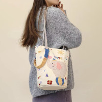 ราคา กระเป๋าถือทรงถังสะพายไหล่แบบถือได้สำหรับเดินทาง กระเป๋าสะพายข้างทรงถังสุดเก๋ กระเป๋าถือแบบหนังสีพื้นสำหรับผู้หญิง กระเป๋าถือลายการ์ตูน (24839855033)