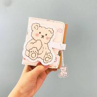 ราคา กระเป๋าสตางค์ PU ลายหมีน่ารัก 3 ชั้น กระเป๋าสตางค์สั้นลายสก็อต กระเป๋าสตางค์ผู้หญิง กระเป๋าสตางค์แบบห้อยโซ่ กระเป๋าสตางค์หนังเทียม (22337571591)