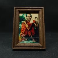 ราคา ภาพถ่าย หลวงปู่สรวง เทวดาเดินดิน อัดกรอบไม้โบราณ ขนาด 7 9 5 ซม สำหรับแขวนผนัง ด้านหลังบรรจุยันต์หลวงปู่สรวง (15872981334)