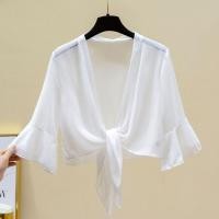 ราคา เสื้อคลุมกันแดดผ้าชีฟองแขนสั้นสไตล์เกาหลีสำหรับฤดูร้อน ทรงหลวม คอวี แขนกระดิ่ง เสื้อคลุมกันแดดแบบสวมหัว (23078554489)