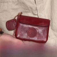 ราคา กระเป๋าสตางค์หนังสีแดงขนาดเล็ก กระเป๋าใส่เอกสารแบบพกพาสะดวก กระเป๋าสตางค์ผู้หญิง กระเป๋าสตางค์หนัง PU ทรงสั้น สไตล์เกาหลี (24765522739)