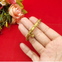 ราคา กำไลหลอดคลิปล็อคงานดิบทองเหลืองตัดลายห้อยกระพรวน เส้นผ่านศูนย์กลาง 4 3 ซม งานดิบไม่ได้ชุบ ทองเหลืองโบราณ ใส่ได้ทุกโอกาส พร้อมส่ง (24015793118)