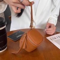ราคา กระเป๋าใส่เหรียญหนังวัวแท้ ทรงสี่เหลี่ยมเล็ก ทรงสี่เหลี่ยม ทรงสี่เหลี่ยม เทรนด์ฤดูร้อน 2025 กระเป๋าใส่เหรียญแบบถือได้ กระเป๋าใส่ของหนังแท้สำหรับเยาวชน (24883368757)