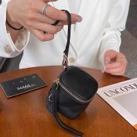 ราคา กระเป๋าใส่เหรียญหนังวัวแท้ ทรงสี่เหลี่ยมเล็ก ทรงสี่เหลี่ยม ทรงสี่เหลี่ยม เทรนด์ฤดูร้อน 2025 กระเป๋าใส่เหรียญแบบถือได้ กระเป๋าใส่ของหนังแท้สำหรับเยาวชน (24883368756)