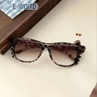 ราคา E WOITD กรอบแว่นตาพิมพ์ลาย Hello Kitty ลายเสือดาว Y2K แว่นตาย้อนยุคสำหรับตกแต่งเครื่องแต่งกายอนิเมะไม่จำกัดเพศอุปกรณ์ตกแต่งการอ่านของขวัญ (24949691694)