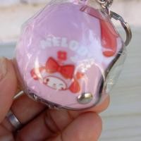 ราคา พวงกุญแจหมวกกันน็อค สวยน่ารัก สามารถเลือกสีเลือกวยได้ พวงกุญแจหมวกกันน็อคขนาดเล็ก (22513403915)