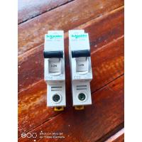 ราคา Schneider ลูกเซอร์กิจเบรกเกอร์ แบบ C curve แบบเกาะราง สินค้ามือสองสภาพใหม่ 100 (24635310119)