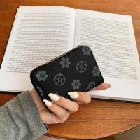 ราคา PIYU กระเป๋าสตางค์ผู้ถือบัตรอินเทรนด์ซิปออกแบบสไตล์วินเทจสำหรับผู้หญิงและผู้หญิงผู้ถือบัตรหลาย (23658197769)