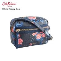 ราคา Cath Kidston กระเป๋าสำหรับผู้หญิง Camera Crossbody ลาย Dilly Dolly สี Navy (24607547356)