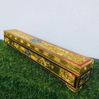 ราคา กล่องพระธรรม กล่องใส่คัมภีร์ใบลาน หีบบาลี กล่องอภิธรรม กล่องใส่กัณฑ์เทศน์ ปิดทอง เดินเส้น ประดับกระจกหลากสี กล่องธรรมใส่หนังสือใบลาน ขนาดเล็ก ถวายวัด ทำบุญ (14630868372)