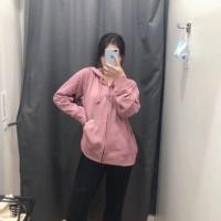 ราคา UNIQLO รูปแบบใหม่ U บ้าน2022ใหม่ G Irls เสื้อกันหนาวกีฬาและการพักผ่อนซิปคลุมด้วยผ้าคาร์ดิแกนแขนยาวแจ็คเก็ตสีทึบ444543ของแท้เดิม (16679212954)