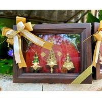 ราคา พระแก้วมรกต 3 ฤดู ในกรอบไม้สัก ของขวัญมงคล ของขวัญขึ้นบ้านใหม่ ของที่ระลึก พระบูชา ขึ้นปีใหม่ พระ พระพุทธรูปบูชา ของขวัญมงคล งานปราณีต สวย (23336780503)