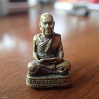 ราคา พระเครื่อง เครื่องราง รูปหล่อหลวงปู่หมุน วัดบ้านจาน พระอรหันต์ 100 ปี เนื้อทองเหลือง ประมาณ3ซม ผู้ใดมีไว้บูชาบารมีครอบจักรวาล (19595657959)