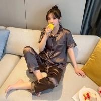 ราคา ชุดนอนเนื้อผ้าซาติน ชุดนอนชายหญิง แขนสั้น ขายาว ผ้าซาติน นุ่มลื่น ใส่สบาย ไม่ร้อน ไม่อึดอัด พร้อมส่ง S8 (22601323876)