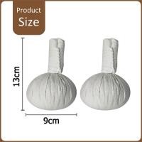 ราคา 2ชิ้น ลูกประคบ สมุนไพรโบราณ ยาสมุนไพรโกฐจุฬาลัมพา ผลิตภัณฑ์อาบน้ำและดูแลผิวกาย ลูกประคบ สมุนไพร (24271219070)