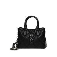 ราคา STEVE MADDEN รุ่น BSATORI กระเป๋าถือ สีดำ สีเงิน (22021885491)