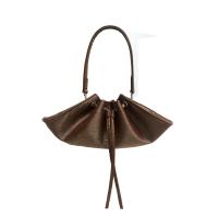 ราคา WOVE Rocking Dumpling bag กระเป๋าถือสำหรับออกงาน ทรงเกี๊ยว สีขาว มีเชือกรูด (24663641162)