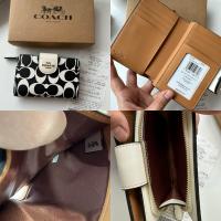 ราคา กระเป๋าสตางค์ใบกลาง coach หนังแท้ outlet รุ่น cp420 mediem size อะไหล่ปั้มทุกจุด หัวซิบ ykk ขนาด 5 นิ้ว (21355553157)