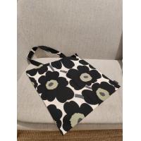 ราคา กระเป๋า Marimekko ของแท้ 100 พร้อมส่งในไทย ราคาถูกที่สุด รีดได้ ถุงผ้าMarimekko Tote Bag กระเป๋าผ้า ขนาด 44x43cm (24431046884)