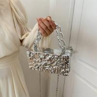 ราคา กระเป๋าสะพายข้างทรงสี่เหลี่ยมเล็กแบบเปิดด้วยล็อค กระเป๋าถือแบบโซ่สำหรับผู้หญิง กระเป๋าแฟชั่นฤดูร้อน กระเป๋าถือทรงกล่อง กระเป๋าสะพายข้างแบบเปิดด้วยโซ่ (23536153888)