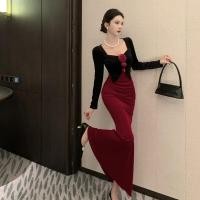 ราคา ชุดเดรสยาวผ้ากำมะหยี่ทรงเข้ารูปสไตล์จีนใหม่ คอเหลี่ยม แขนยาว ชุดราตรีเซ็กซี่ กระโปรงทรงเอ ชุดทำงานฤดูใบไม้ร่วง (23150989986)