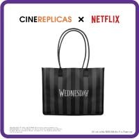 ราคา Cinereplicas x Netflix สินค้ากระเป๋าถือ Adams สำหรับผู้ชายและผู้หญิง Nevermore Academy กระเป๋าหนังสีดำ Nevermore Academy กระเป๋าสะพายไหล่ (24845660702)