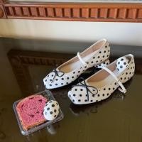 ราคา Minx รุ่น Dottie รองเท้า Maryjane ลายจุด สุดคิ้วท์ (24682002317)