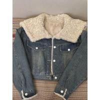 ราคา เสื้อแจ็คเก็ตยีนส์คอพับหนาขนแกะบุขนแกะสำหรับผู้หญิงในฤดูหนาว แจ็คเก็ตยีนส์สั้นทรงเข้ารูป แขนยาว สีสันสดใส ฤดูใบไม้ผลิ 2025 (24294387271)