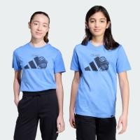 ราคา adidas ไลฟ์สไตล์ เสื้อยืดพิมพ์ลายสไตล์สปอร์ตสำหรับเด็ก เด็ก สีน้ำเงิน JV5252 (24437185325)