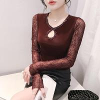ราคา YIMEI เสื้อกำมะหยี่แขนยาวผ้าลูกไม้ที่สวยงามสำหรับผู้หญิงในฤดูใบไม้ร่วง2024ที่ตัดเย็บด้วยคอกลมมุกเป็นฐานเสื้อยืดสีดำคุณภาพสูงและสง่างาม (22663754652)