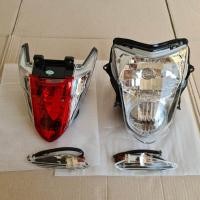 ราคา ชุดไฟหน้า Sonic New ไฟท้ายโซนิคตัวใหม่ ตาเพชร พร้อมขั้ว หลอด ไฟเลี้ยว 1 คู่ ซ้าย ขวา ปี 2004 (7156942941)