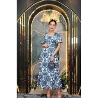 ราคา ชุดเดรสผ้าไหมอิตาลีนำเข้าลายกนกไทยสวยๆเรียหรู (22365834914)