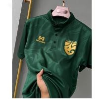 ราคา ฟุตบอลทีมชาติเสื้อโปรโล ชาย เสื้อกีฬาชาย เสื้อหลวมขนาดใหญ่ชายเสื้อทีมฟุตบอลไทยชุดเบอร์ 10 เสื้อกีฬาคอวีแขนสั้นผู้ชายระบายอากาศได้ (24969533148)