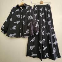 ราคา เซทเสื้อ กางเกง ผ้าพิมลาย อัดพลีทสวยๆ ทรงแบบคุณนายมากค่ะ (23400541386)