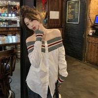 ราคา KOKO เสื้อเปิดไหล่เซ็กซี่สไตล์ฝรั่งเศสสำหรับผู้หญิง เสื้อเชิ้ตแขนยาวลายทางสีน้ำเงิน เสื้อปาดไหล่แขนยาว เสื้อผ้าแฟชั่นสวยๆ W592 (24507063574)