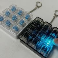 ราคา 9 คีย์บอร์ดของเล่นคีย์ ปุ่มลดแรงดันแบบมีไฟส่องสว่าง ป้องกันความเครียดนิ้วมือ พวงกุญแจเกมคีย์บอร์ด จี้กระเป๋าสร้างสรรค์ สำหรับผู้ใหญ่ (25147425475)